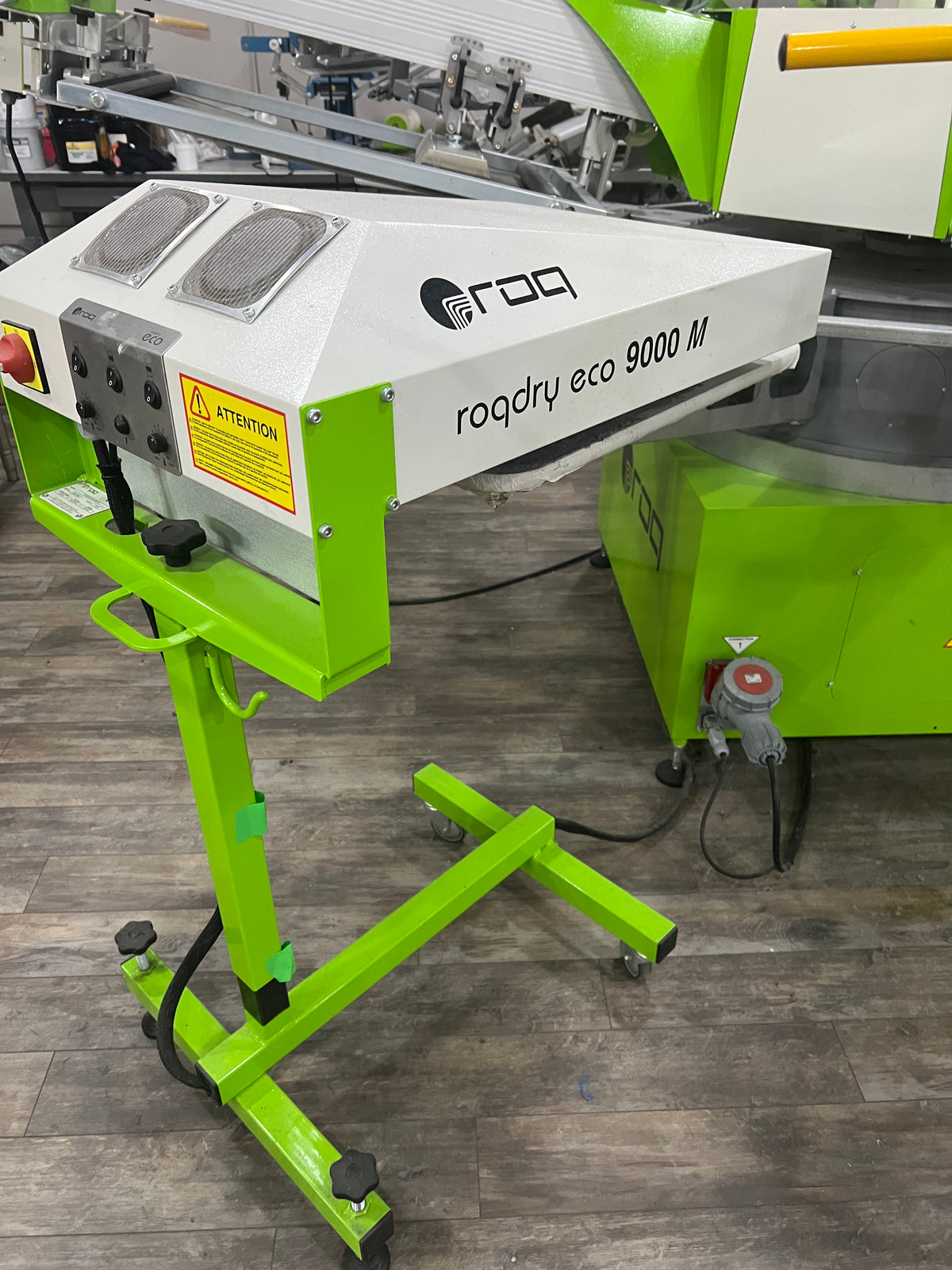 ROQ YOU M 5 Color 8 Station Shop Package